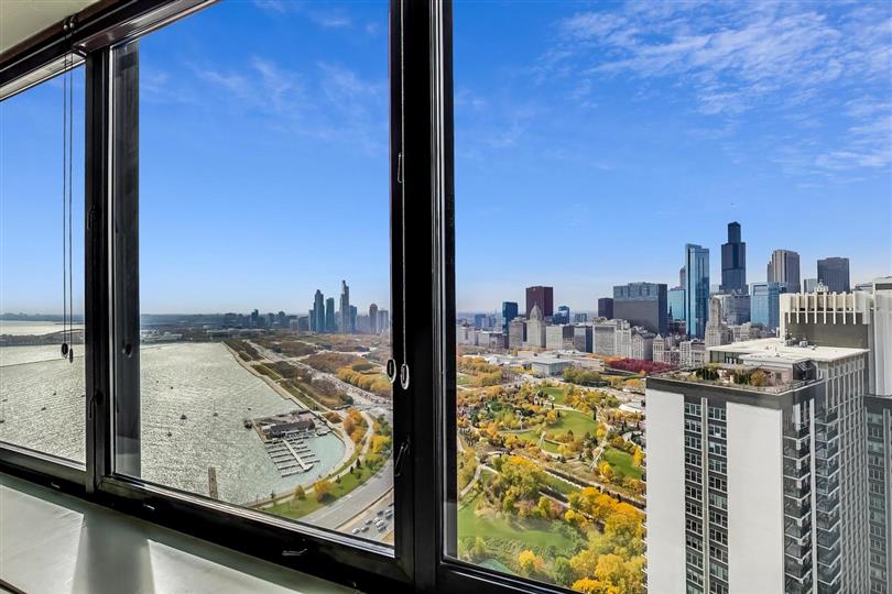 Just Sold in New Eastside: 155 N Harbor Dr Unit 4003, Chicago, IL 60601