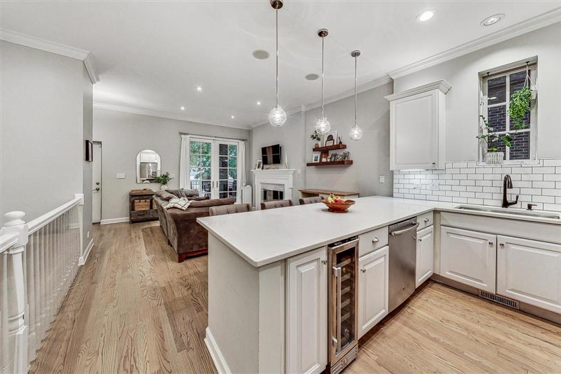 Just Sold in Lincoln Park: 1643 N Dayton St Unit 1, Chicago, IL