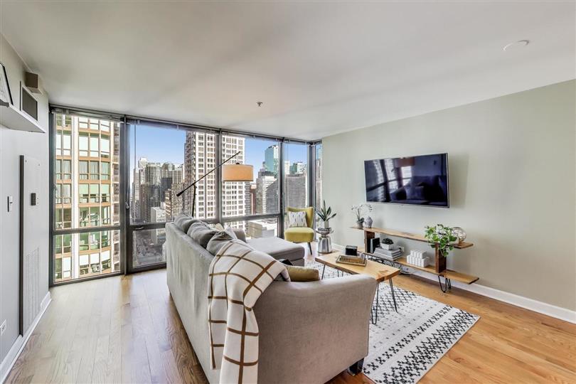Just Sold in River North: 2 E Erie St Unit 2501, Chicago, IL