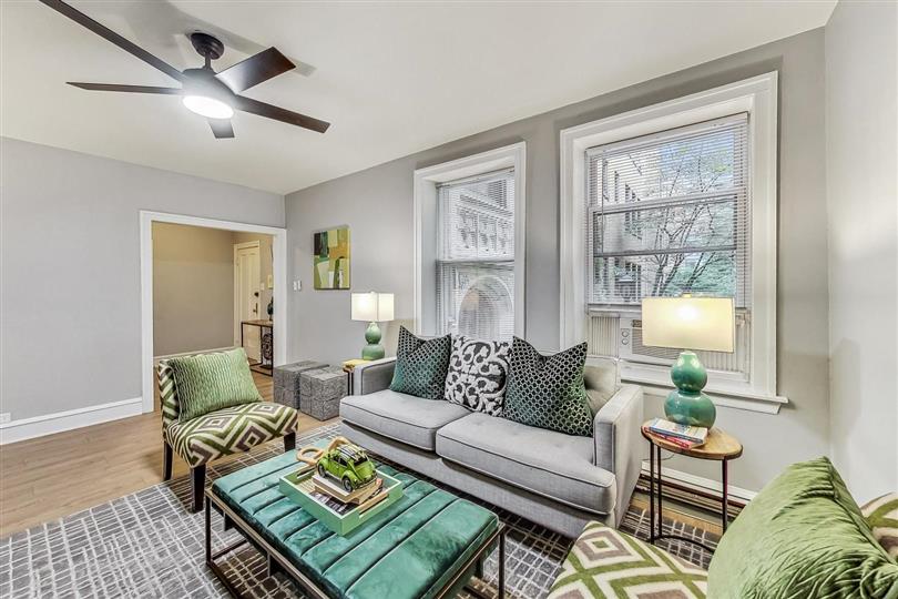 Just Sold in Lakeview: 636 W Waveland Ave Unit 1F, Chicago, IL