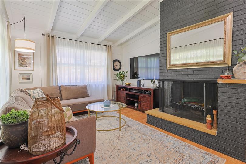 Just Sold in Skokie: 9436 Lotus Ave, Skokie, IL 60077