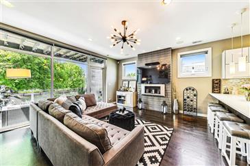 Just Sold in Humboldt Park: 1509 N Campbell Ave Unit 2N, Chicago, IL