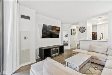 Just Sold in New Eastside: 222 N Columbus Dr Unit 708, Chicago, IL